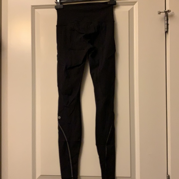 Lululemon joggers - Picture 2 of 4